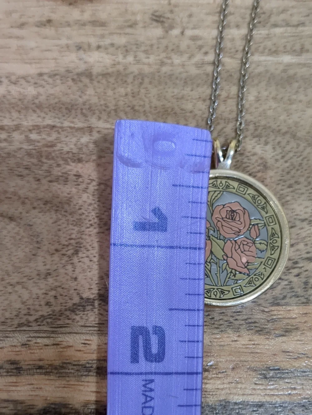 AMWAY Vintage Rose Medallion Pendant Necklace - Women Jewelry